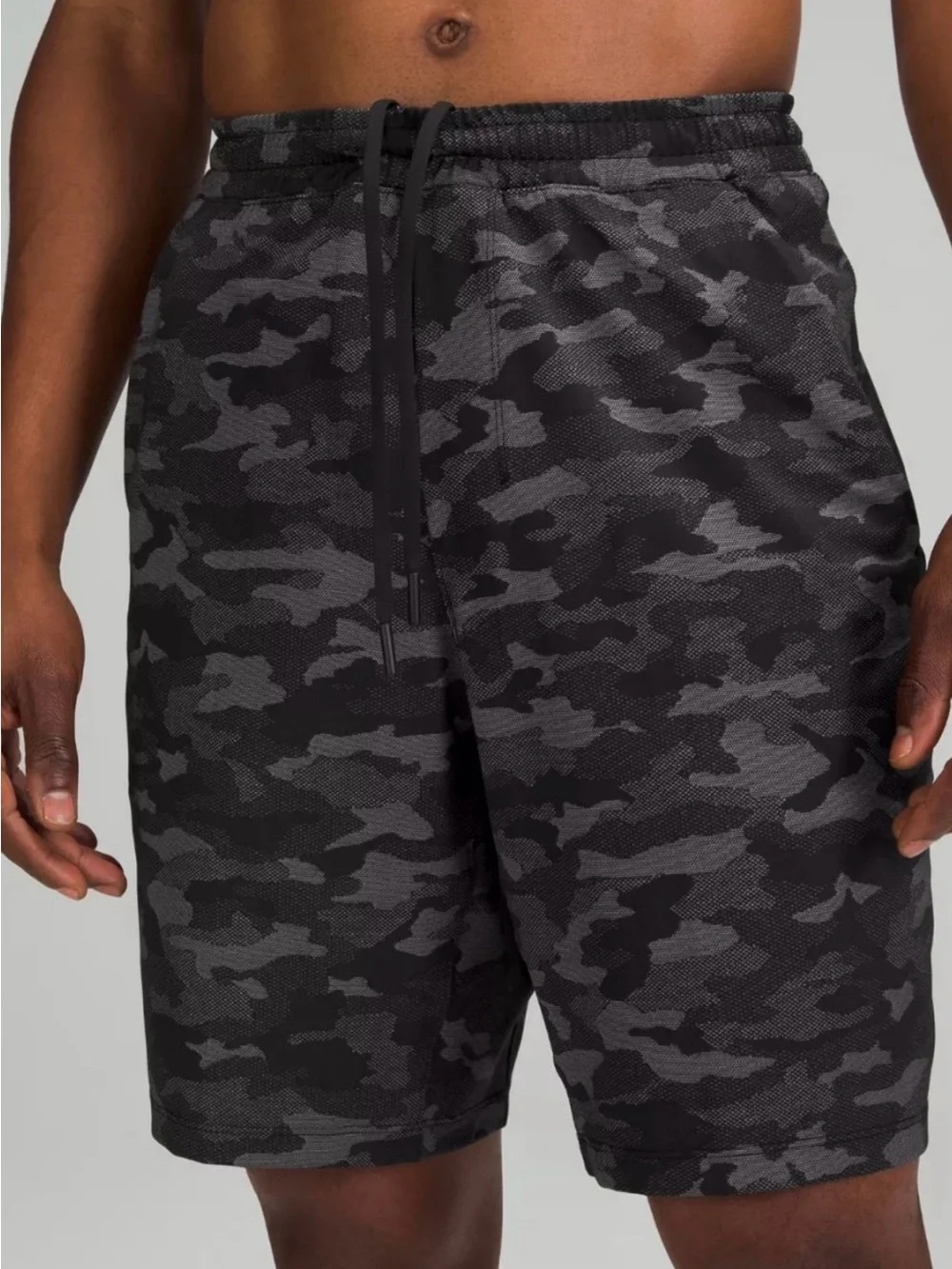 Lululemon Mens pace breaker 9” lined shorts men’s medium variegated mesh camo